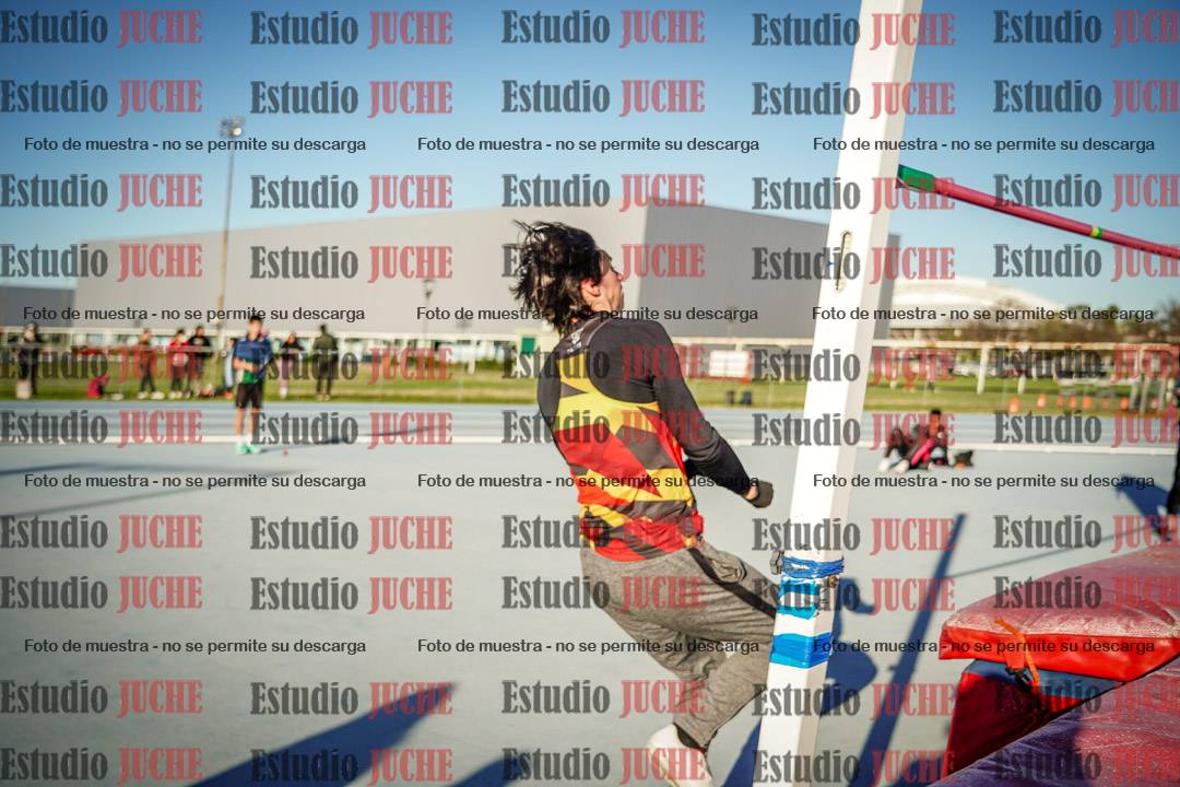 Fotos del salto en alto de varones