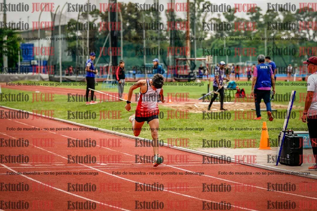 Fotos de los 295 m con vallas de varones