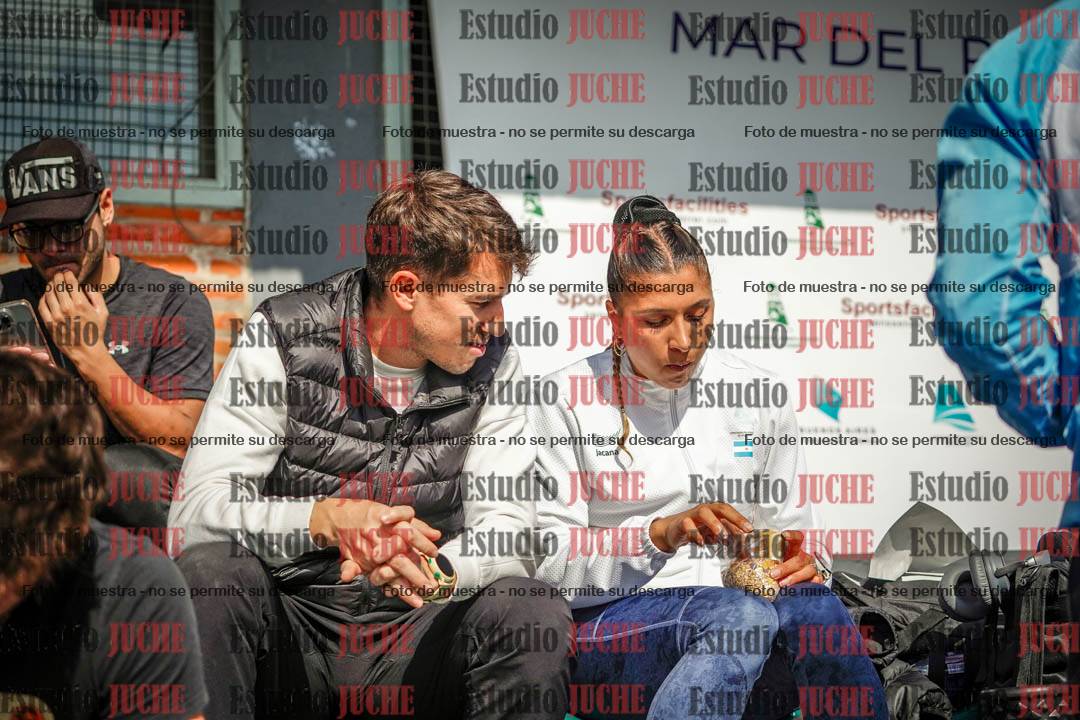 Fotos de algunos extras y podios del día 1