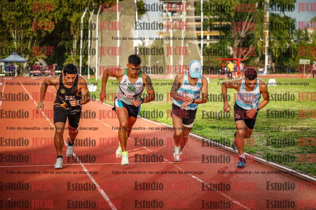 Fotos de los 3000 m con obstáculos de varones