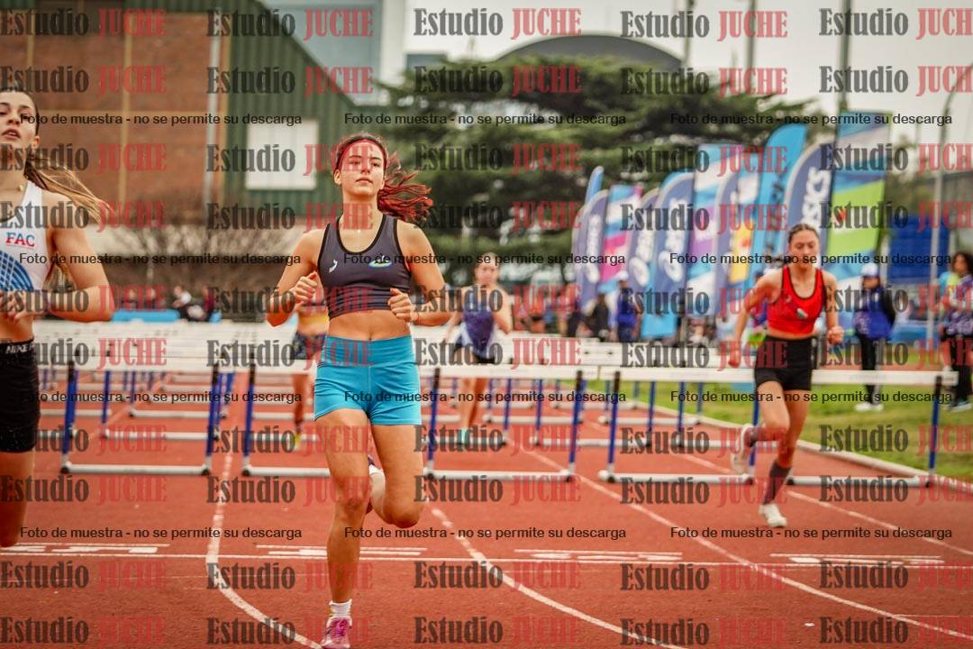 Fotos de los 100 m con vallas de mujeres