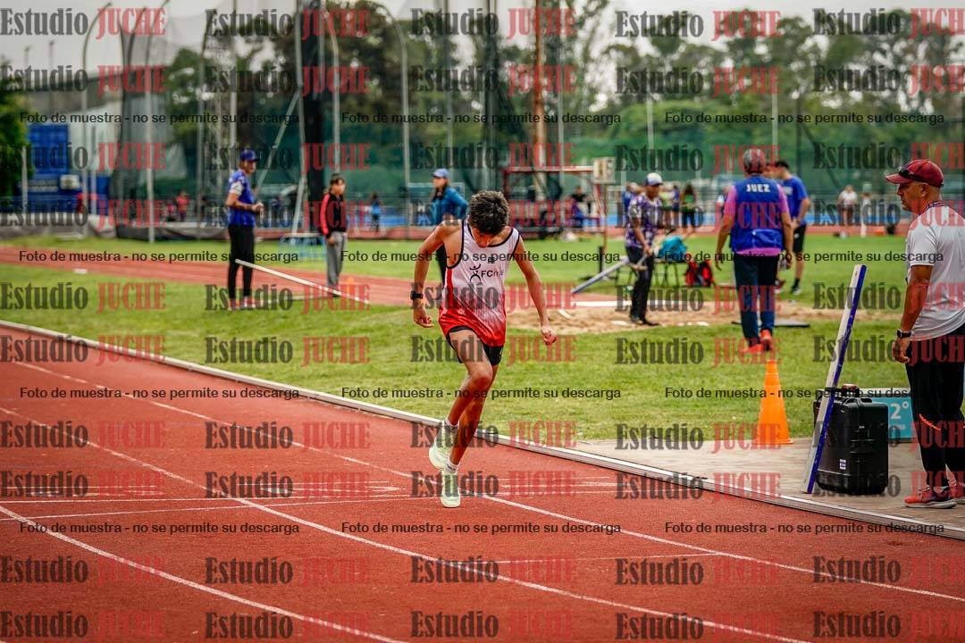 Fotos de los 295 m con vallas de varones