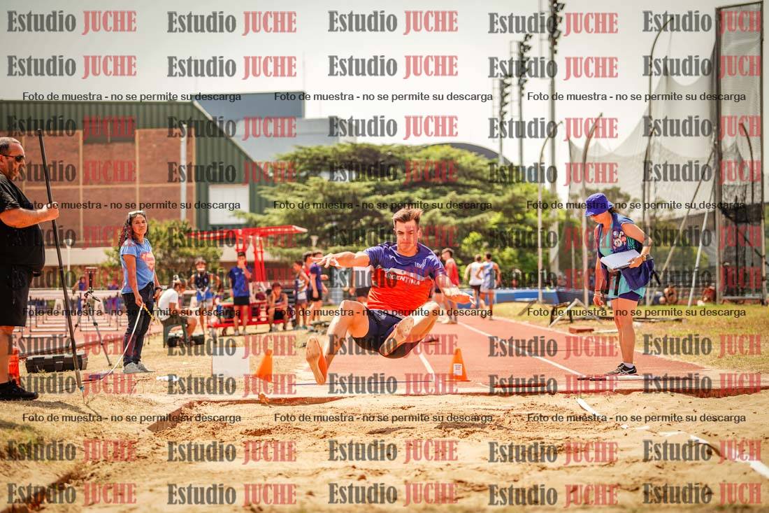 Fotos del salto en largo de varones