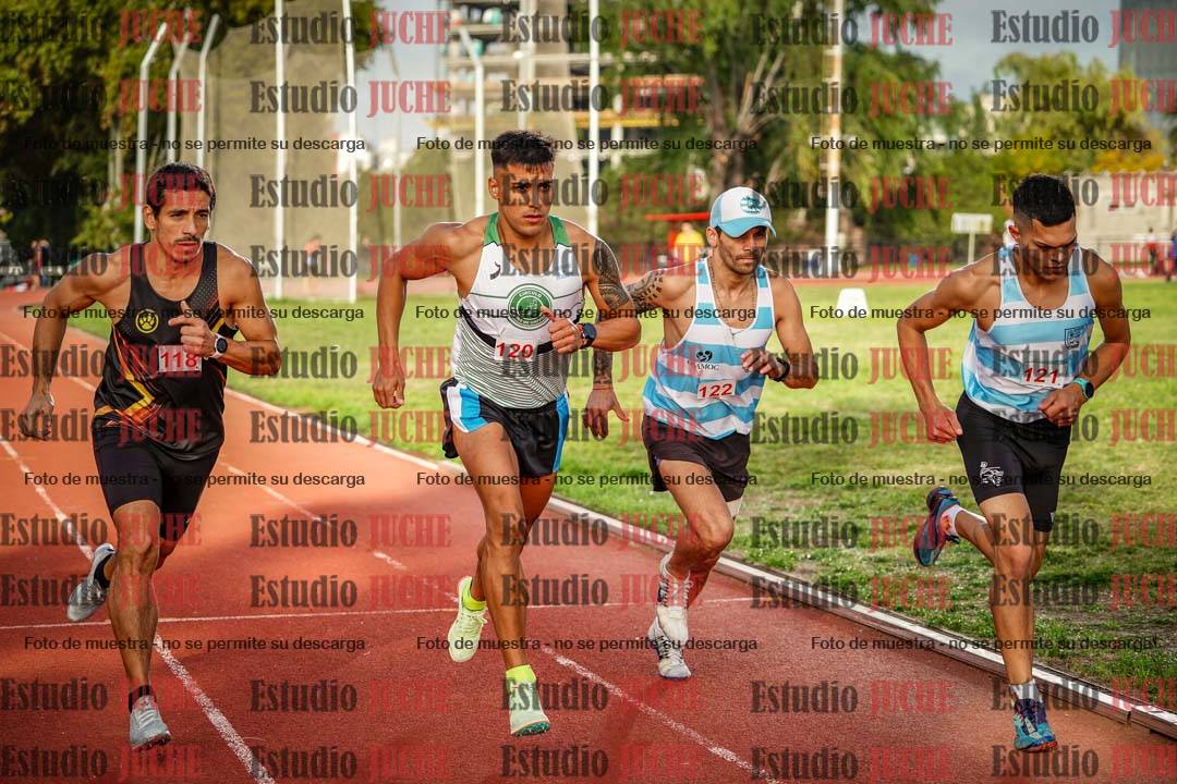 Fotos de los 3000 m con obstáculos de varones
