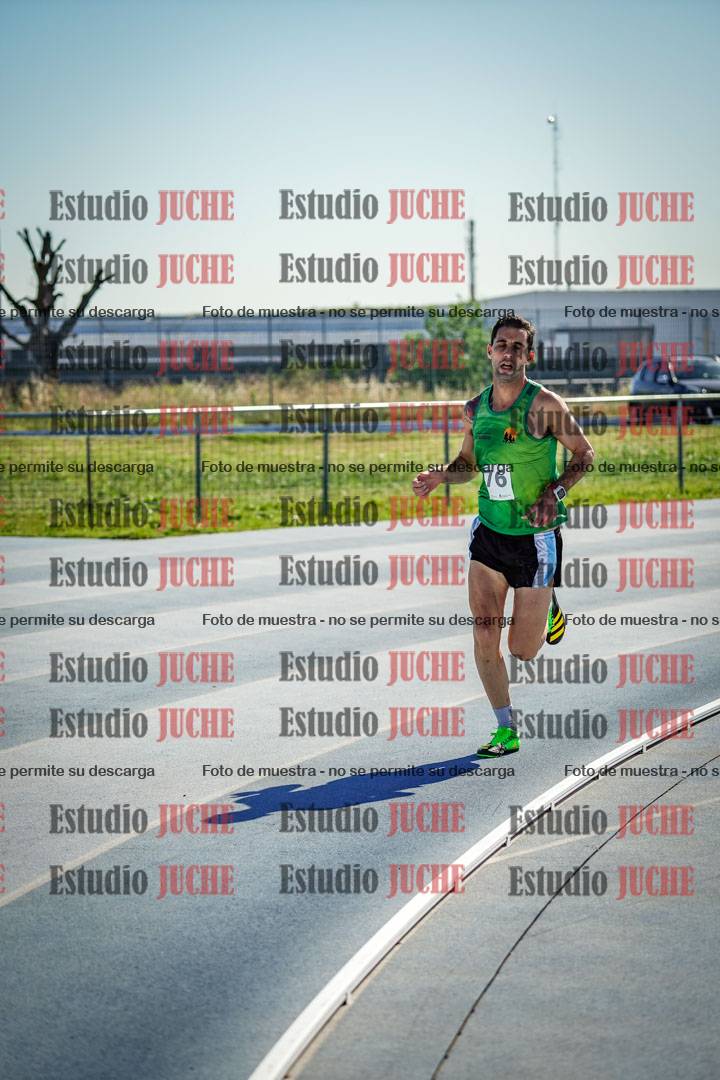 Fotos de los 5000 m de mujeres y varones - serie 1