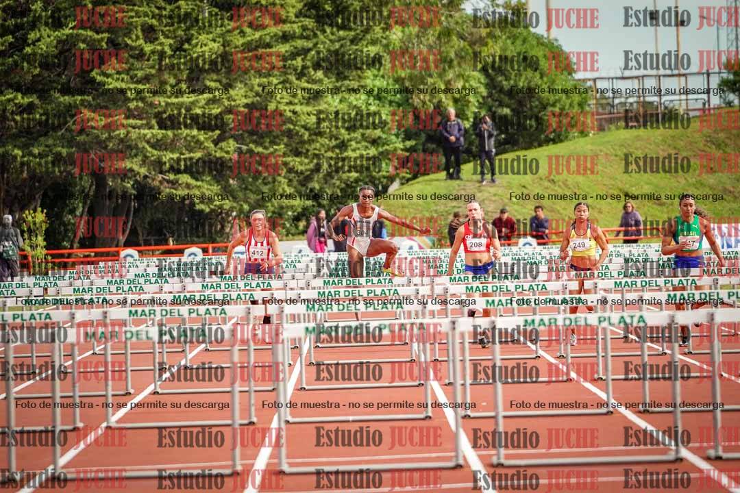 Fotos de los 100 m con vallas de mujeres