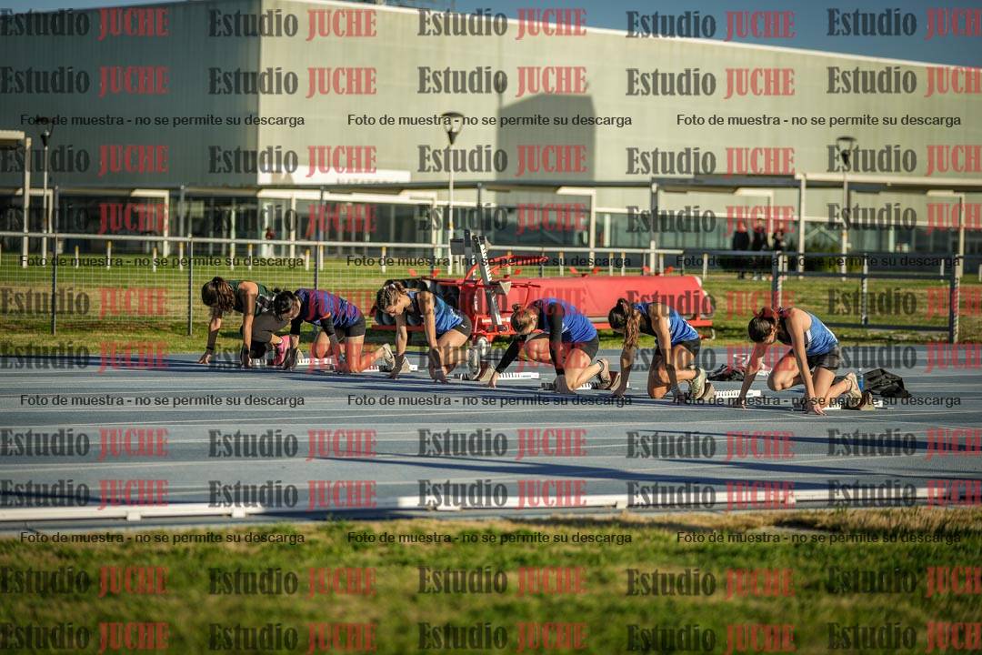 Fotos de los 100 m con vallas de mujeres