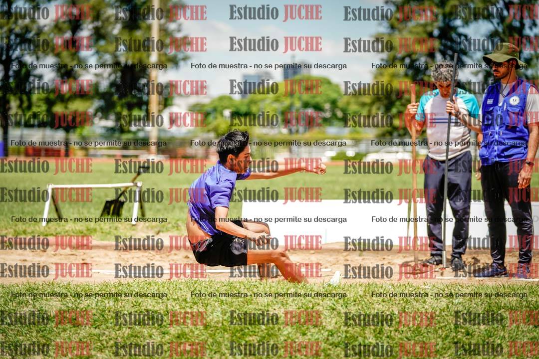 Fotos del salto en largo de varones