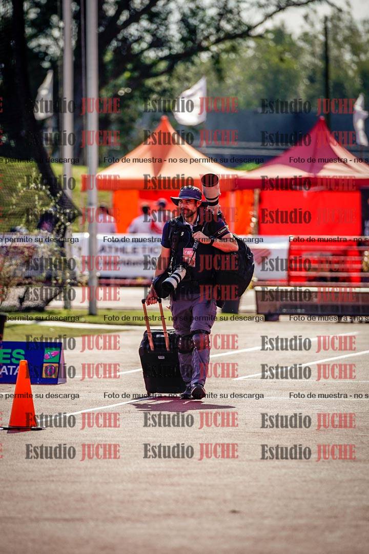 Fotos de algunos extras y podios del día 1