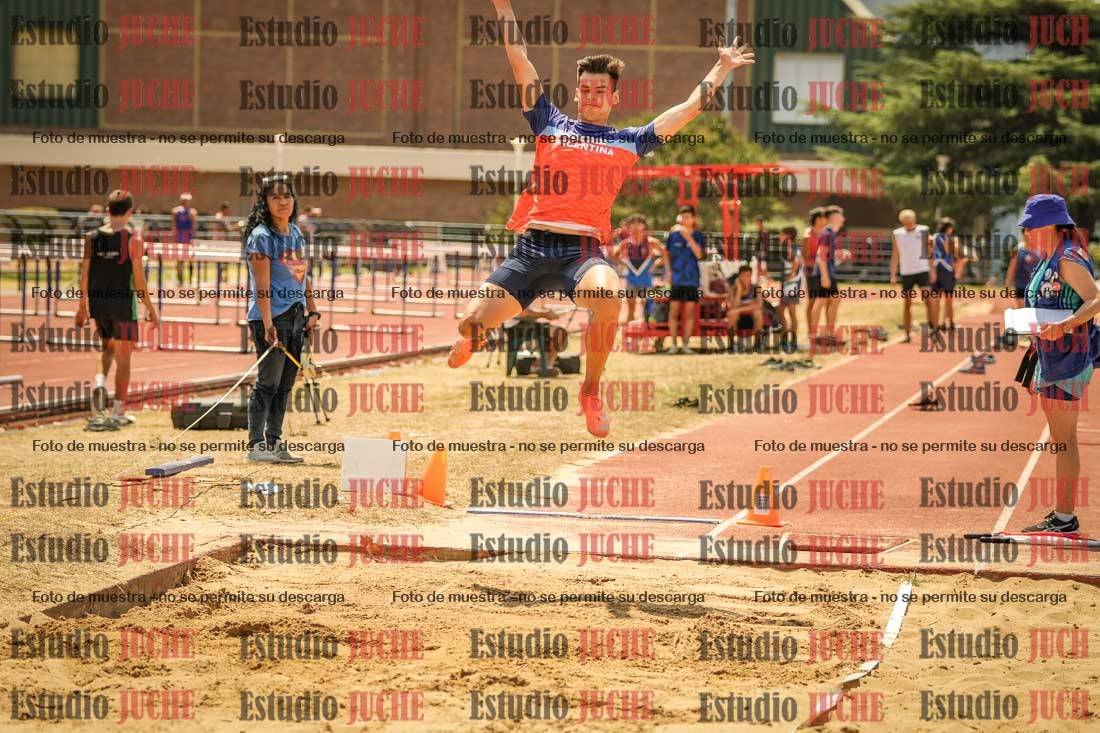 Fotos del salto en largo de varones
