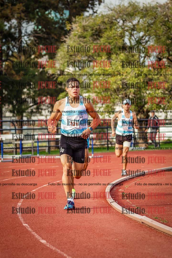 Fotos de los 3000 m con obstáculos de varones