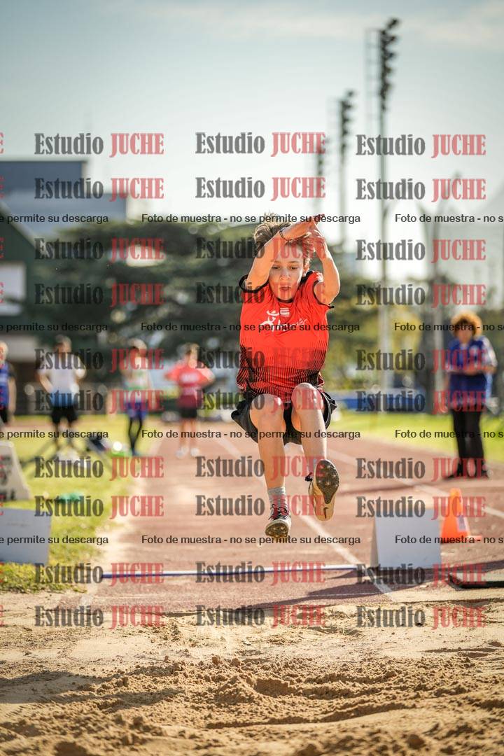 Fotos del salto en largo de varones - ambas categorías