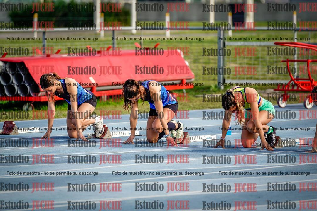 Fotos de los 100 m con vallas de mujeres