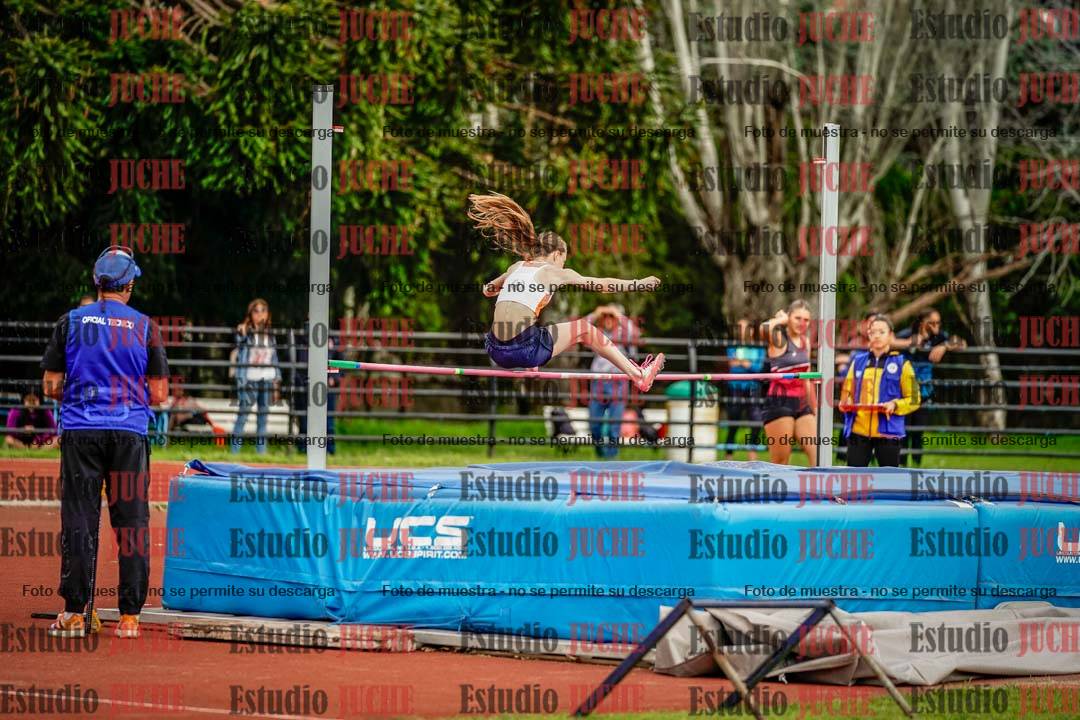Fotos del salto en alto de mujeres