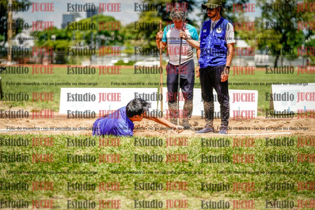 Fotos del salto en largo de varones