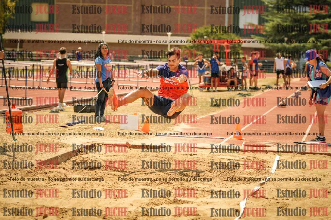 Fotos del salto en largo de varones