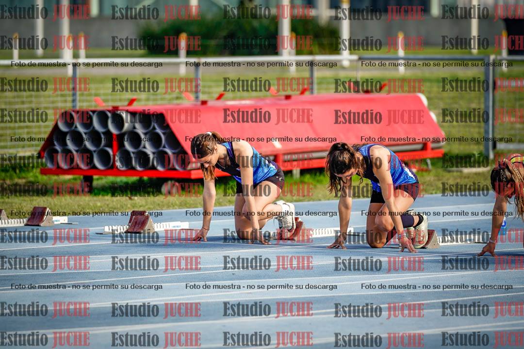 Fotos de los 100 m con vallas de mujeres