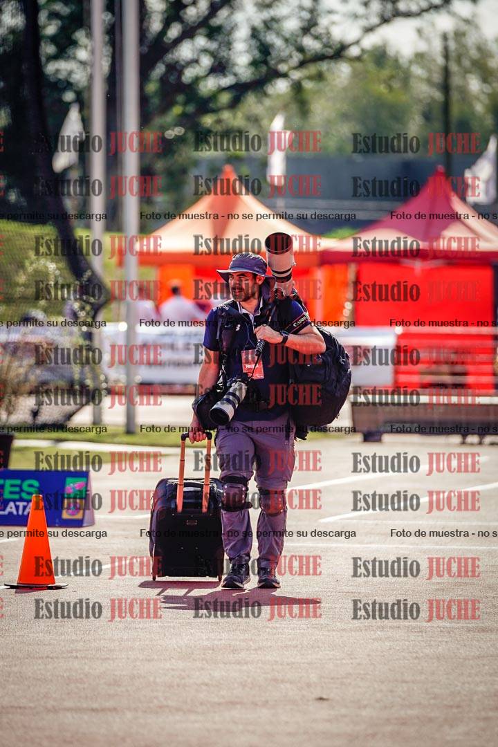 Fotos de algunos extras y podios del día 1