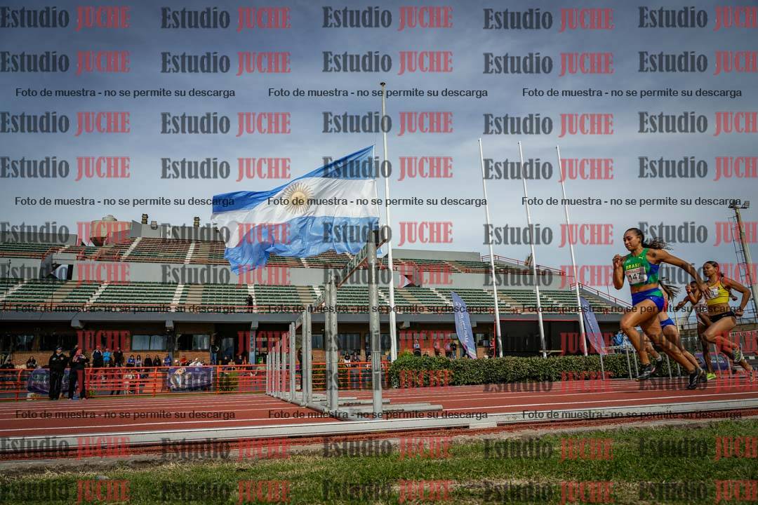 Fotos de los 100 m con vallas de mujeres