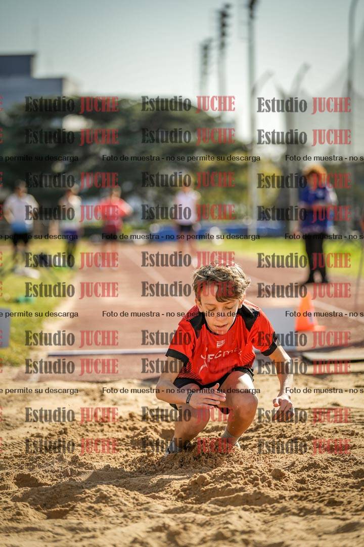 Fotos del salto en largo de varones - ambas categorías