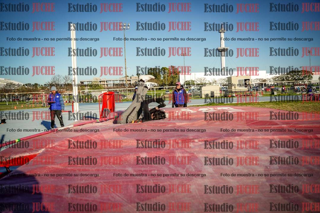 Fotos del salto en alto de varones
