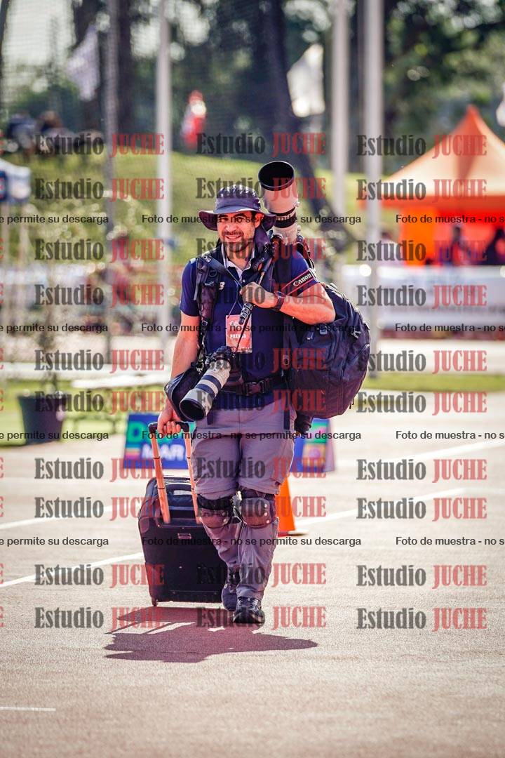 Fotos de algunos extras y podios del día 1