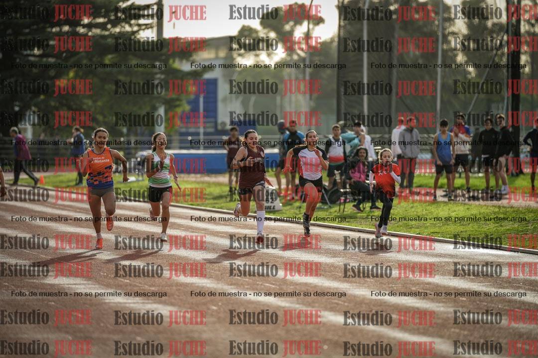 Fotos de los 80 m llanos de mujeres