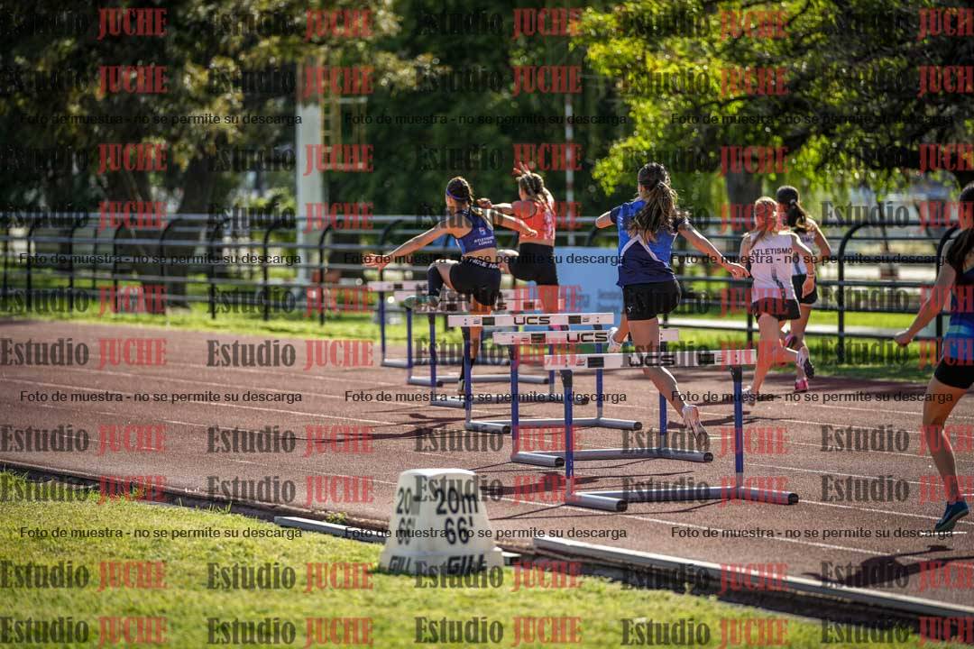 Fotos de los 295 m con vallas de mujeres