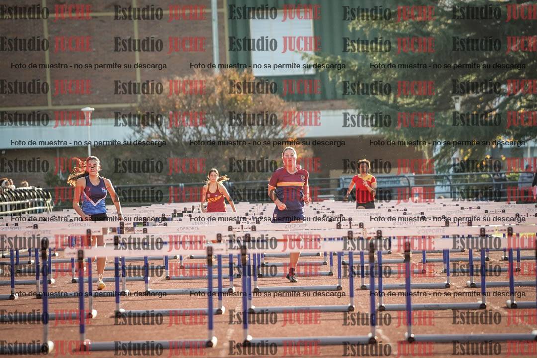 Fotos de los 100 m con vallas de mujeres - hepta 1