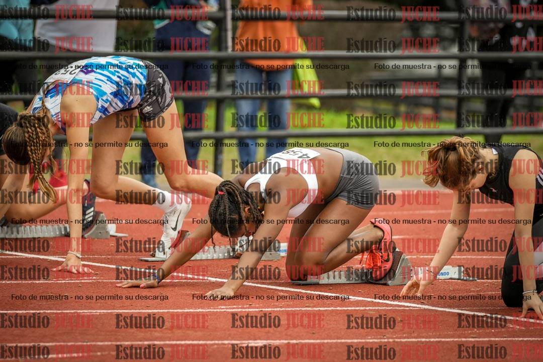 Fotos de los 100 m con vallas de mujeres