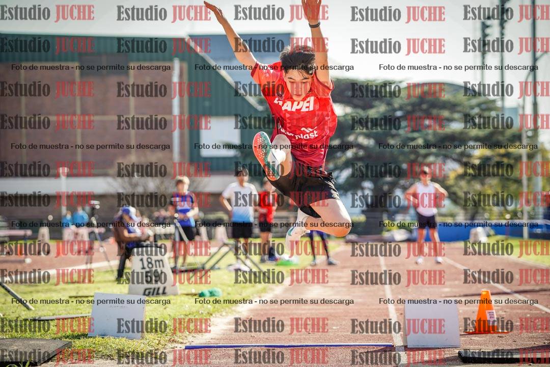 Fotos del salto en largo de varones - ambas categorías