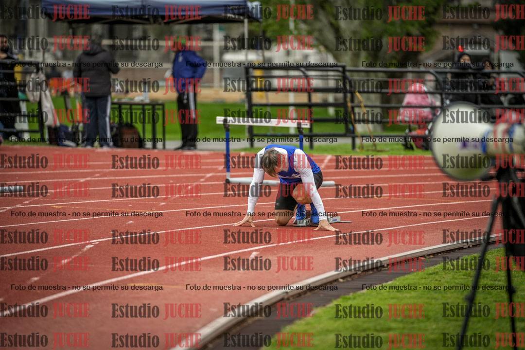 Fotos de los 295 m con vallas de varones - U16