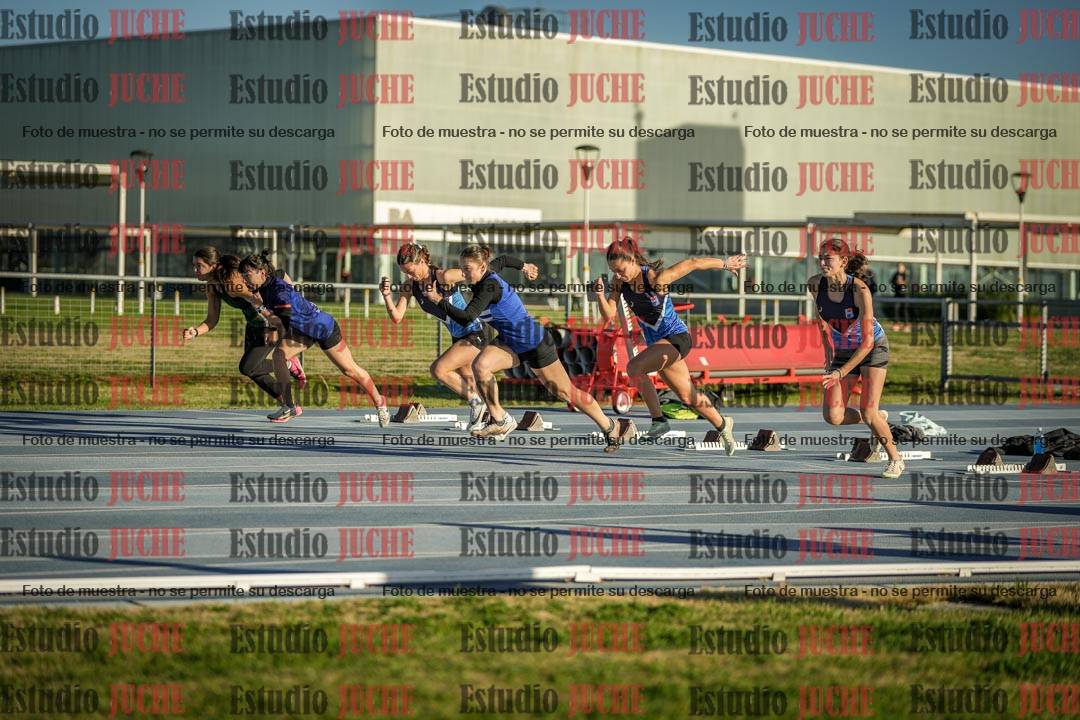 Fotos de los 100 m con vallas de mujeres