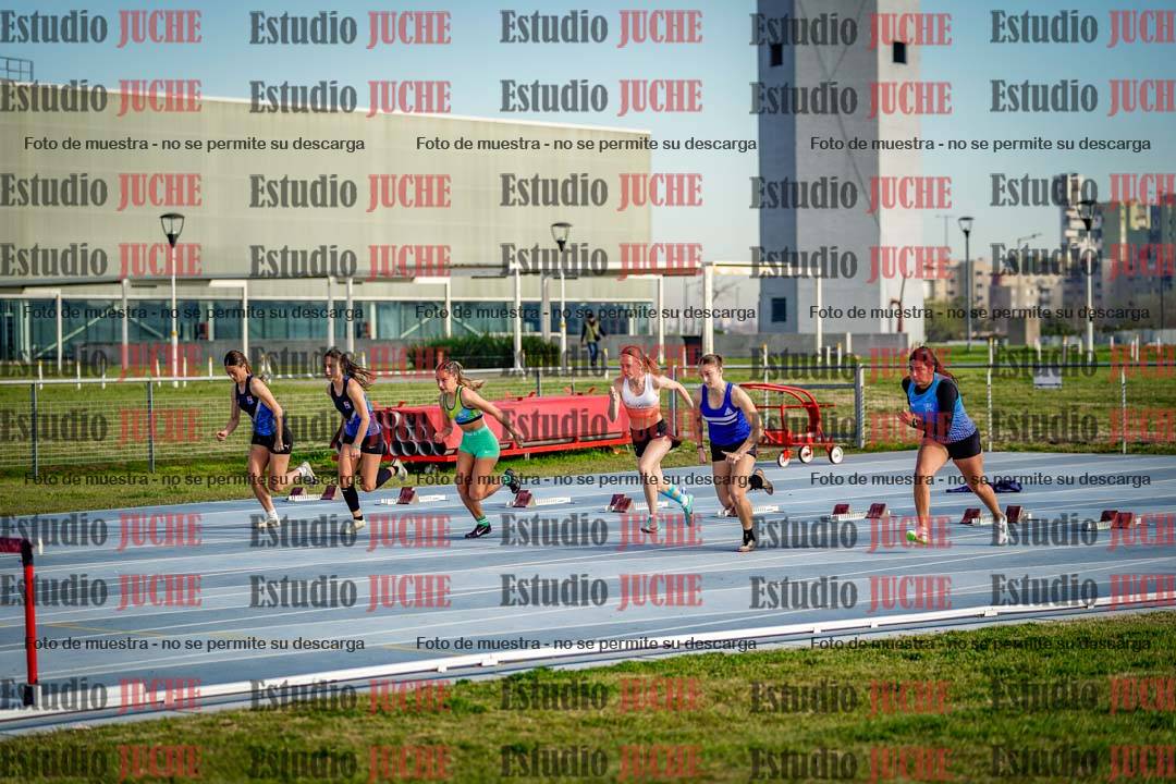 Fotos de los 100 m con vallas de mujeres