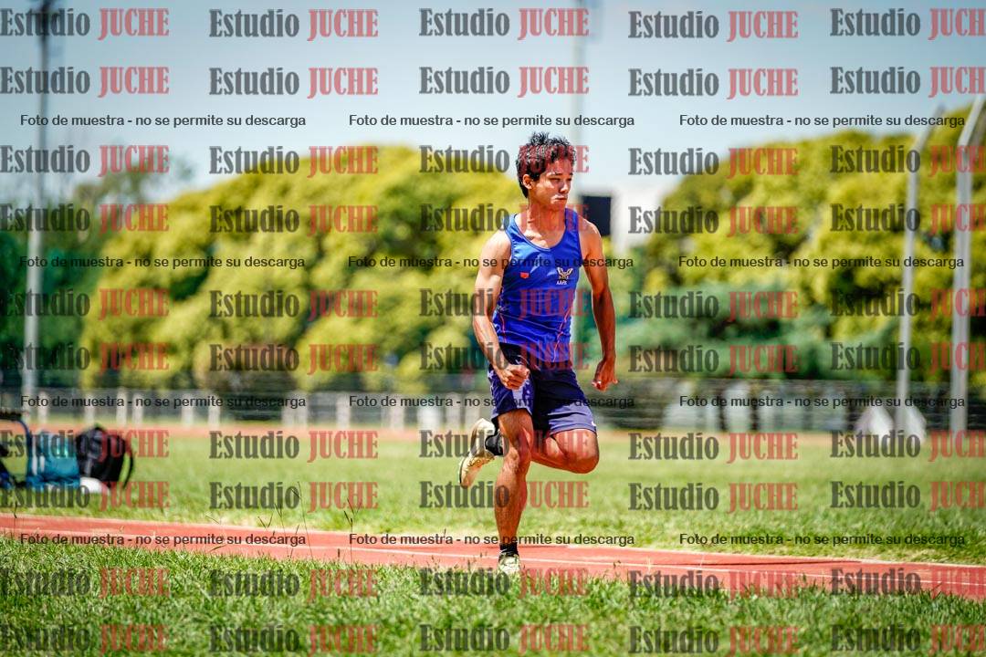 Fotos del salto en largo de varones