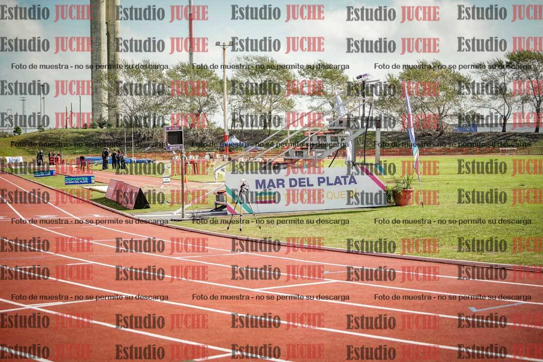 Fotos de algunos extras y podios del día 1