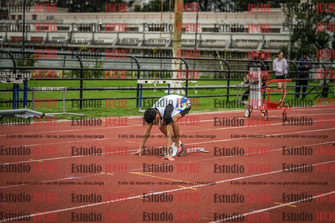 Fotos de los 295 m con vallas de varones - U16