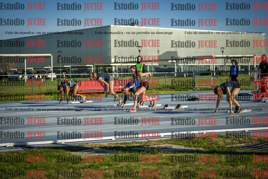 Fotos de los 100 m con vallas de mujeres - U17