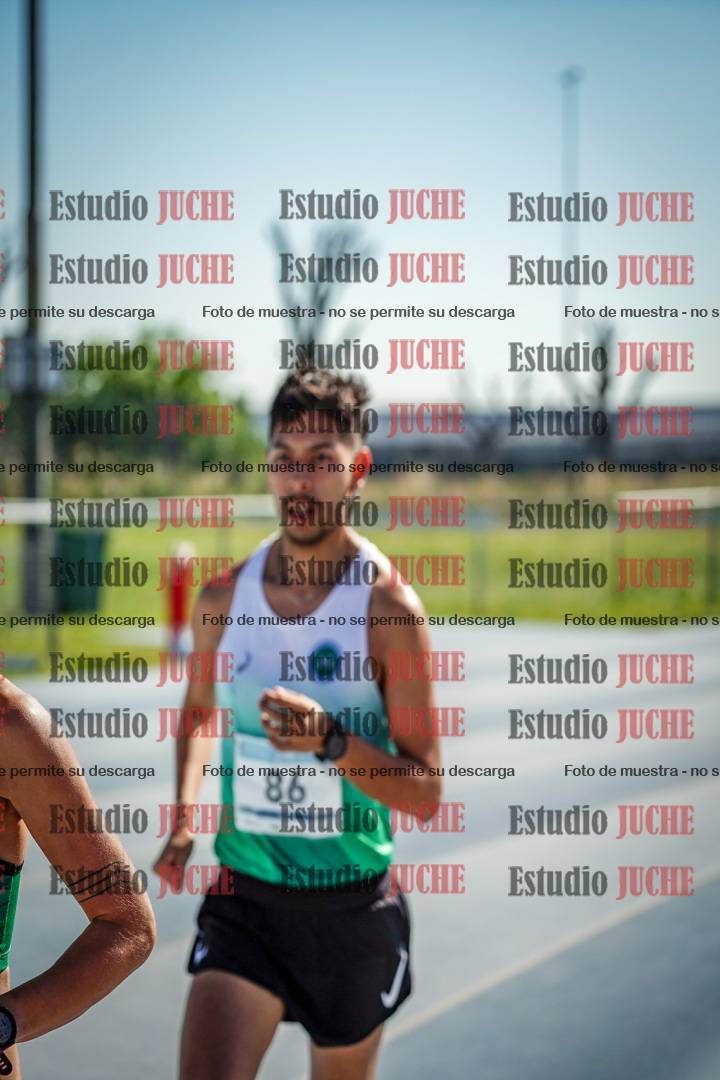 Fotos de los 5000 m de mujeres y varones - serie 1