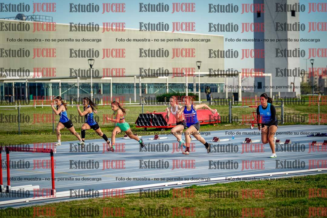 Fotos de los 100 m con vallas de mujeres