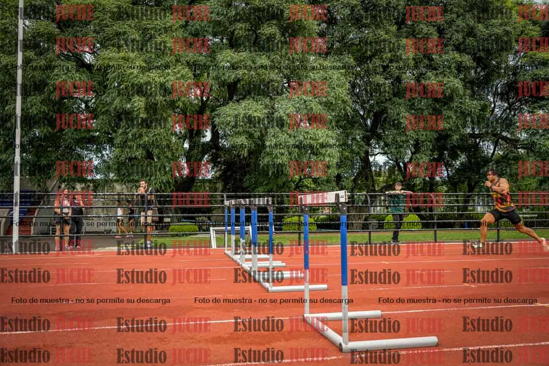 Fotos de los 110 m con vallas de varones - decatlón 6