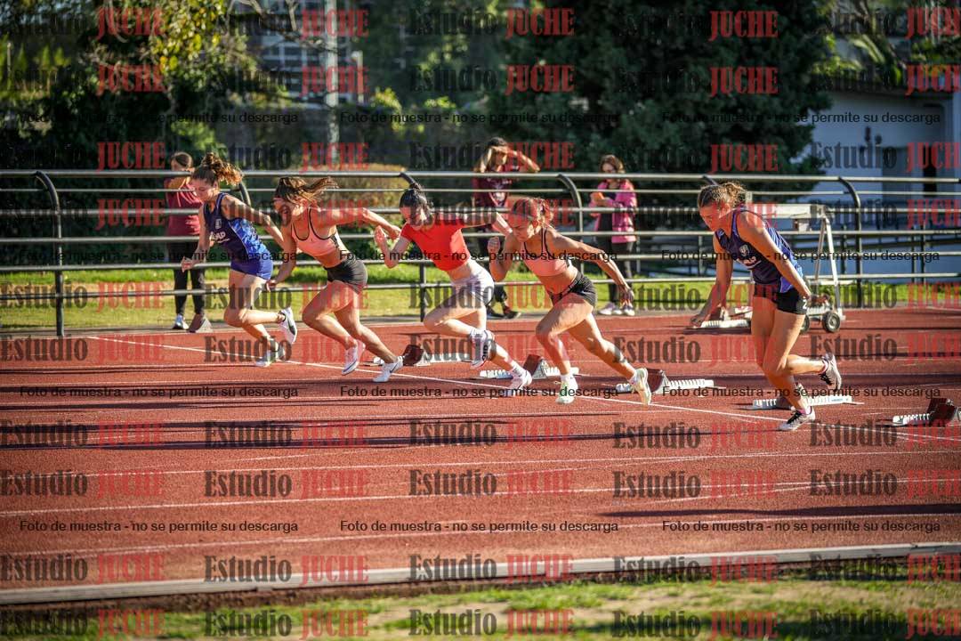 Fotos de los 100 m con vallas de mujeres
