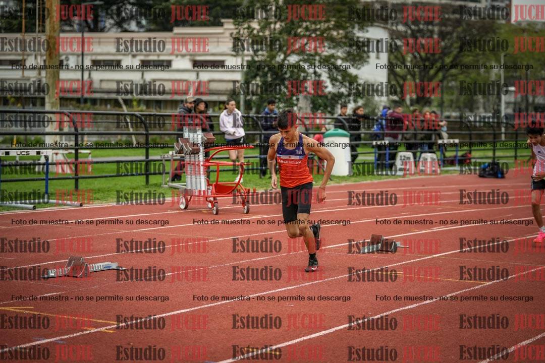 Fotos de los 295 m con vallas de varones - U16