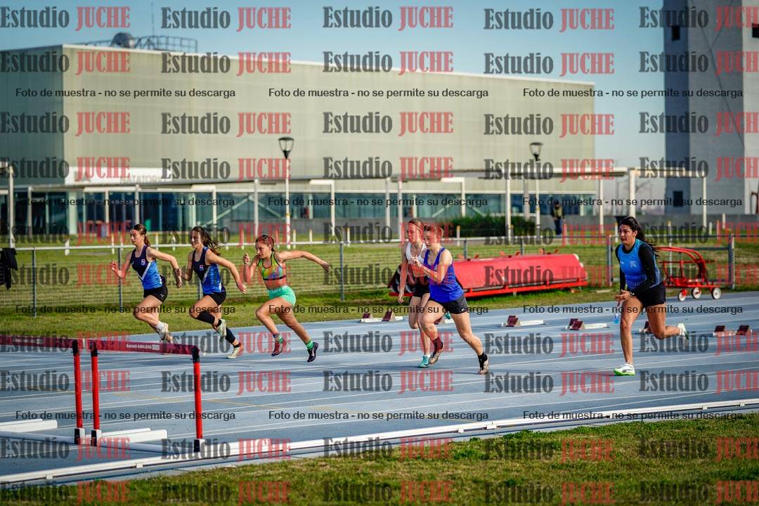 Fotos de los 100 m con vallas de mujeres