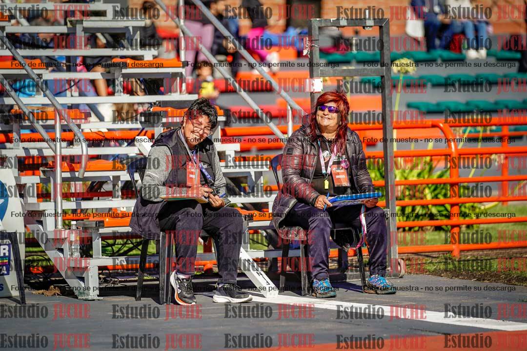 Fotos de algunos extras y podios del día 2