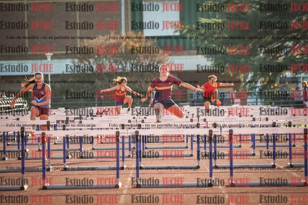 Fotos de los 100 m con vallas de mujeres - hepta 1