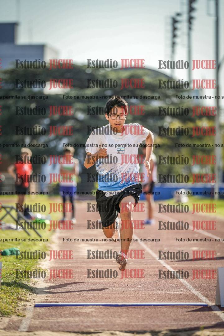 Fotos del salto en largo de varones - ambas categorías