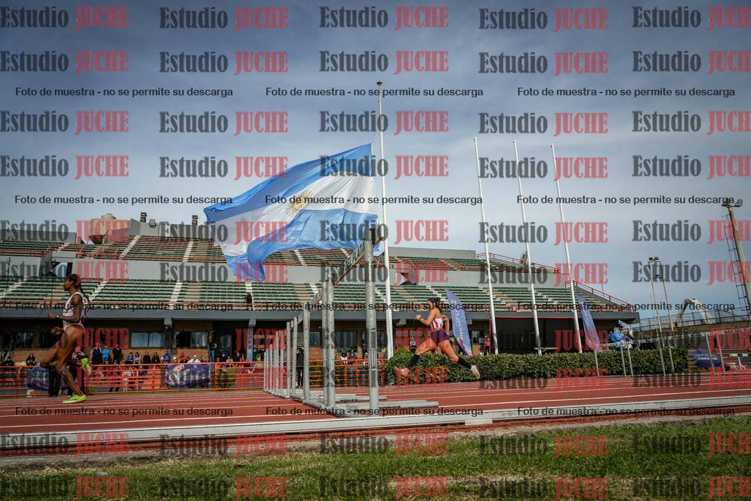 Fotos de los 100 m con vallas de mujeres