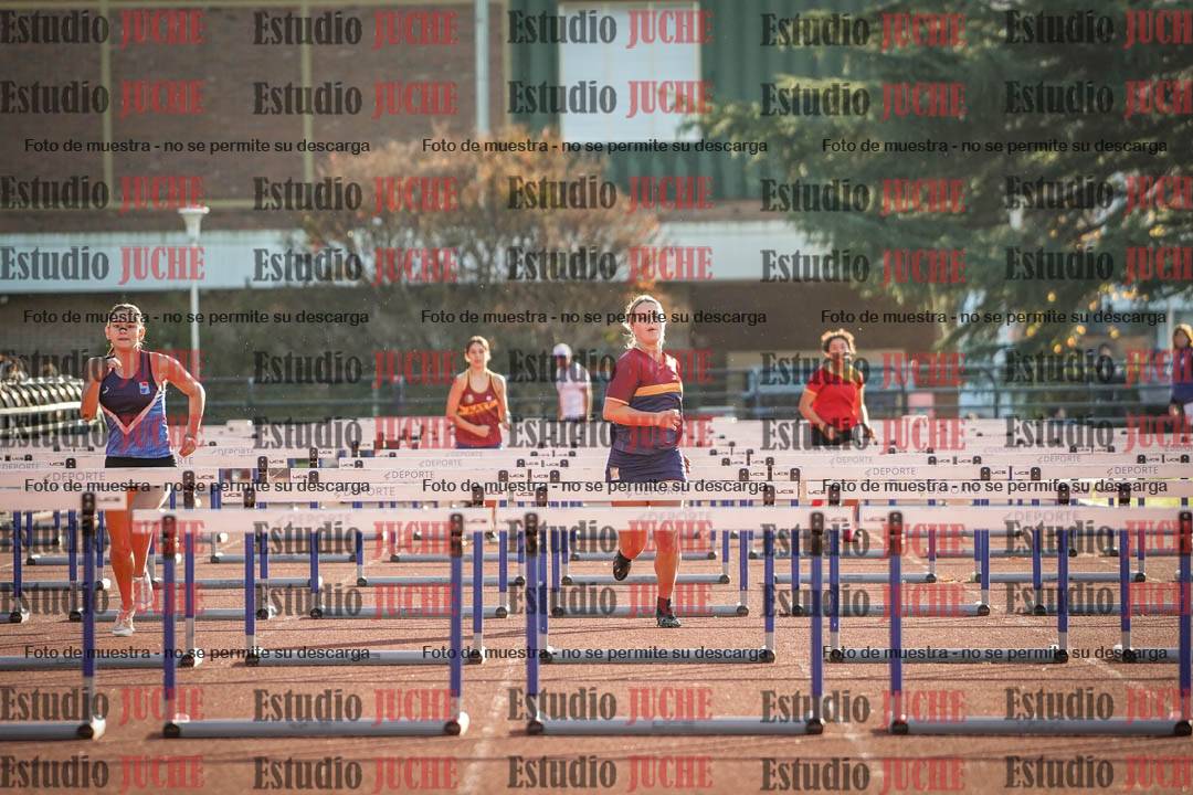 Fotos de los 100 m con vallas de mujeres - hepta 1