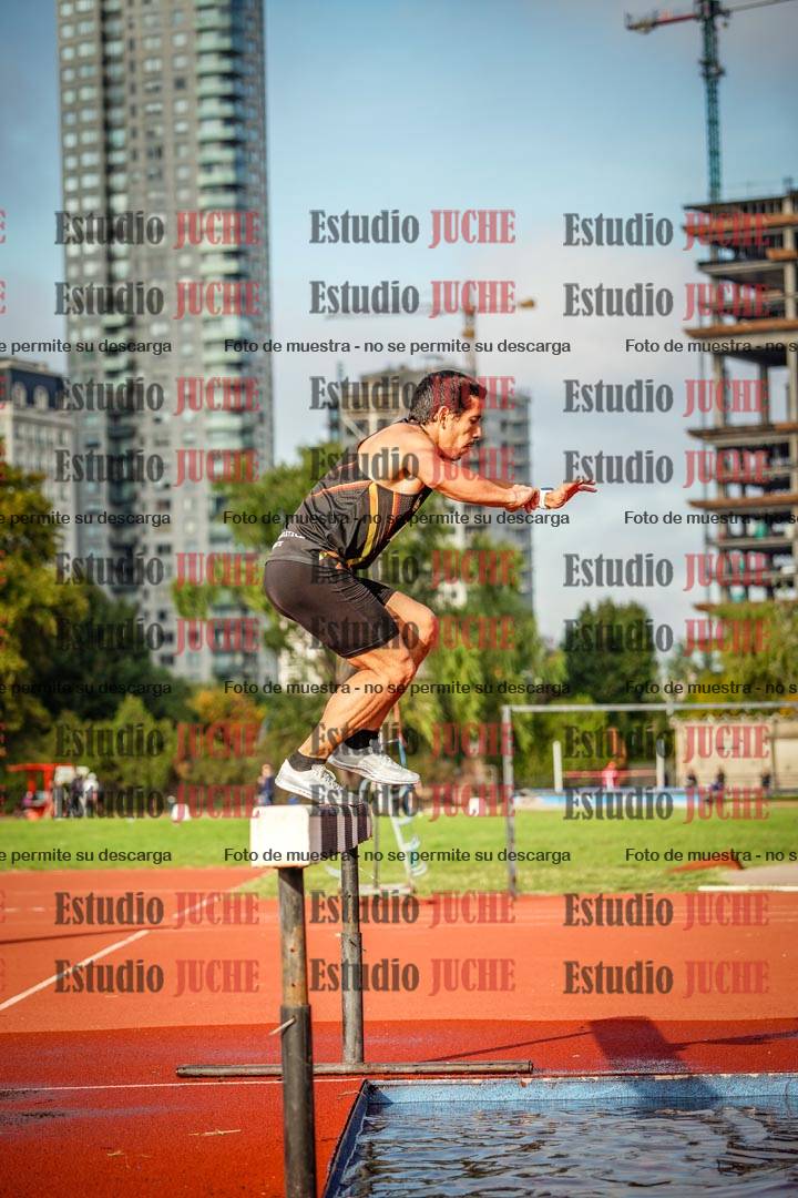 Fotos de los 3000 m con obstáculos de varones